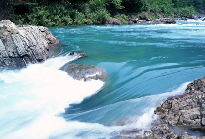 水质监测仪有效缓解水资源问题（水质监测仪实时监测溶解氧、pH值、浊度）